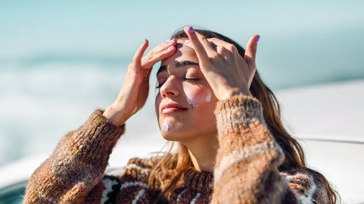 How to Maintain Healthy Skin with Natural Supplements Through Different Weather Conditions & Changes